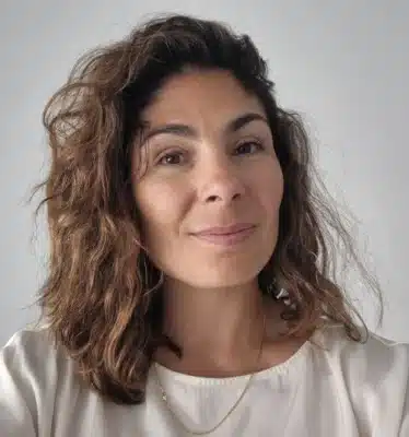 Ayeh Dokht