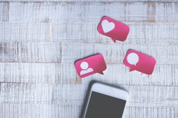 Hartjes en likes: welke invloed hebben social media op jou?